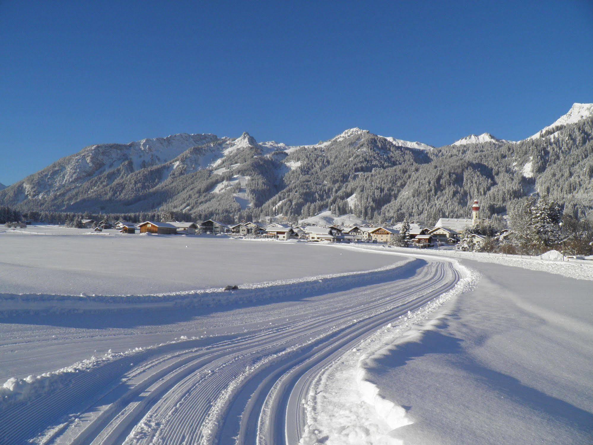 ロイテ Alpenhof Waengleアパートホテル エクステリア 写真