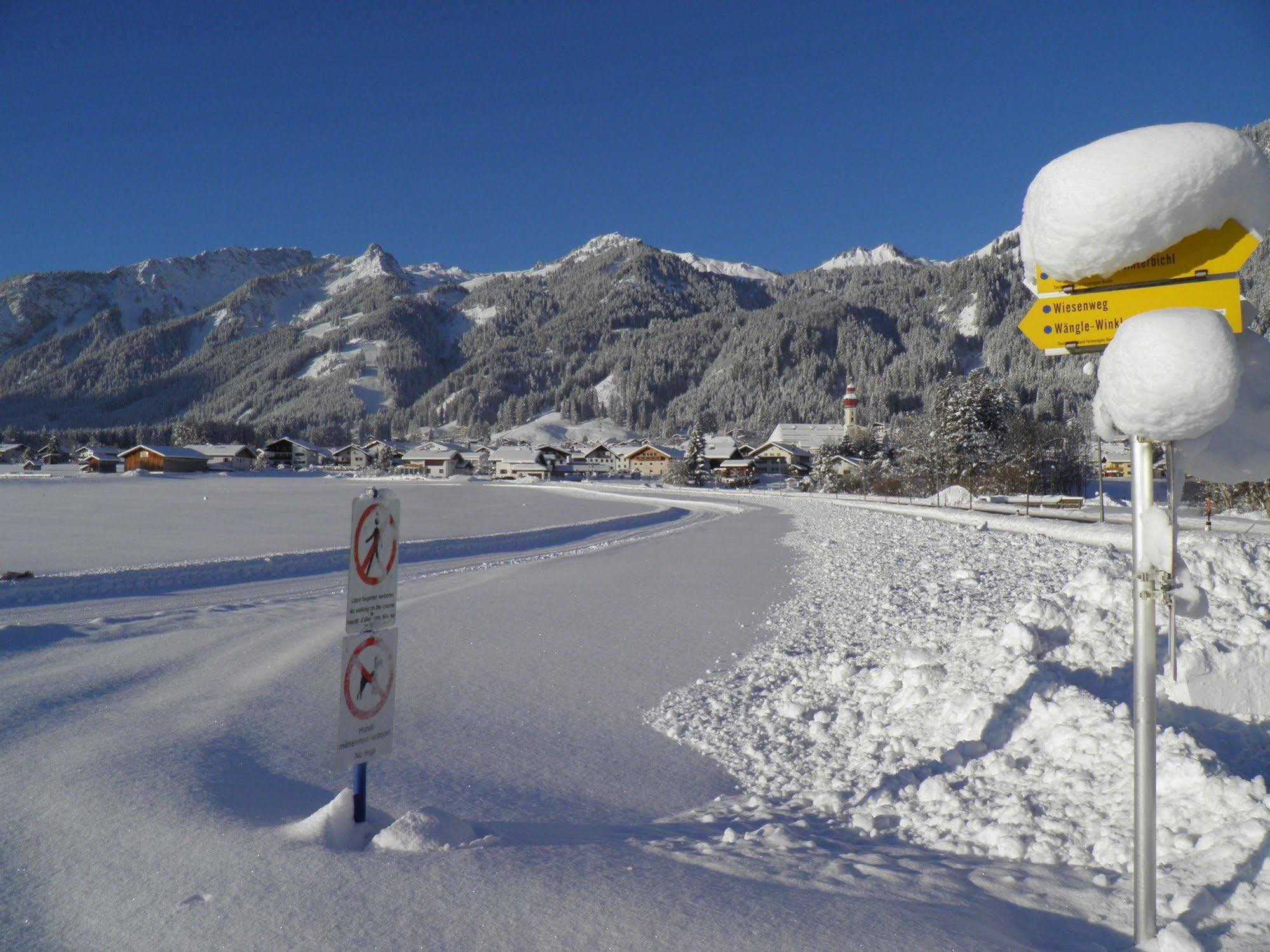 ロイテ Alpenhof Waengleアパートホテル エクステリア 写真